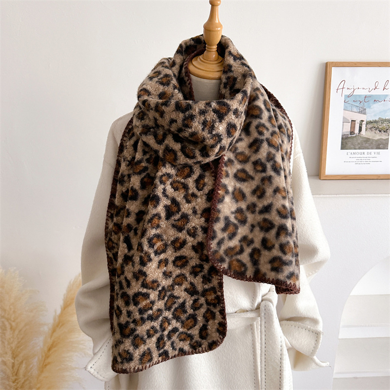 Woven Scarf Blanket - Jesienno-zimowy szal w panterkę damski luksusowy