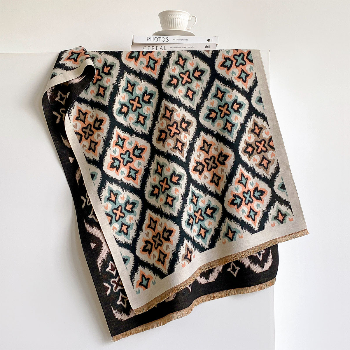 Damski dwustronny szal z imita – Woven Scarf Blanket recenzja i cena